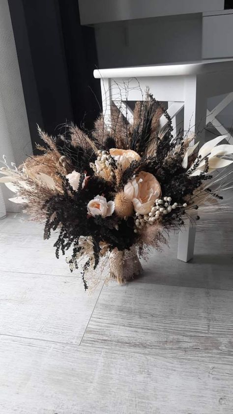 Black&ivory Dried Flower Bouquet Halloween Bouquet Halloween - Etsy Black Lace Candle, Black And White Dried Flower Bouquet, Black Country Themed Wedding, Dark Flowers For Wedding, Dark Fall Flower Arrangements, Dark Boho Wedding Bouquet, Moody Boho Bridal Bouquet, Black Feather Bouquet, Dark Boho Bouquet