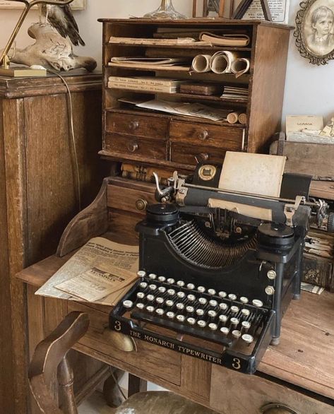 Old Typewriter Decor, Typewriter Decor, Men’s Office, Old Typewriter, The Historian, Antique Booth Displays, Decorating 101, File Cabinets, Antique Collectors