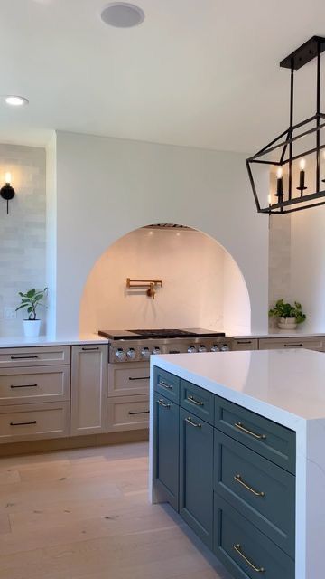 Range Hood With Arch, Arch Stove Hood, Arch Over Oven, Arched Oven Hood, Arched Range Alcove, Arch Hood Over Range, Arched Kitchen Hood, Arch Over Range, Arched Hood Vent