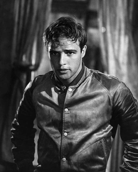 Marlo Brando, Marlon Brando James Dean, A Streetcar Named Desire, Old Hollywood Movies, Hollywood Men, Marlon Brando, Christian Grey, Hollywood Actor, Classic Hollywood