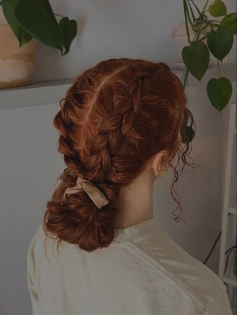 Curly hair red head braids Outfit Inspo For Redheads, Curly Cottagecore Hair, Ginger Hair In Braids, Curly Ginger Hairstyles, Ginger Hair Updo, French Braids Curly Hair, Curly French Braid, Red Curly Hairstyles, French Braid Curly Hair