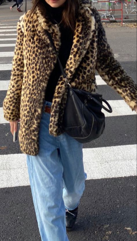 Cheetah Print Coat Outfits, Print Coat Outfit, Leopard Coat Outfit, Dark Fits, Luna Aesthetic, London Fits, Cheetah Print Coat, Cheetah Print Outfits, Cheetah Print Jacket