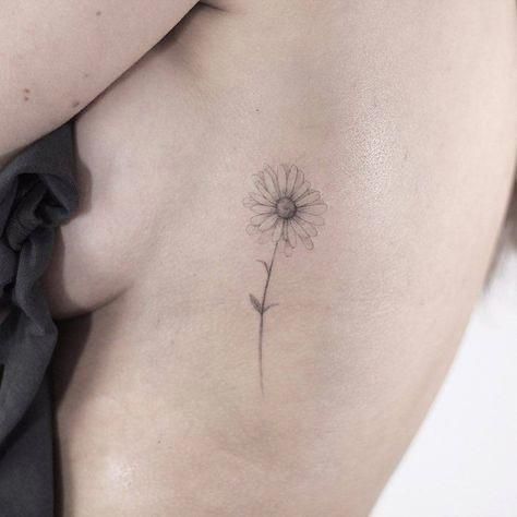 Single Tattoo, Small Daisy Tattoo, Tattoo Side, Daisy Tattoo Designs, Daisy Flower Tattoos, Sunflower Tattoo Shoulder, Single Needle Tattoo, Daisy Tattoo, Sunflower Tattoos