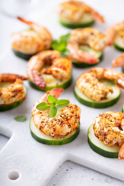 Recipe: Cajun Shrimp & Cucumber Bites - Eating With Erica Shrimp Cucumber Bites, Shrimp And Cucumber, Shrimp Appetizers Easy, Salads Recipes For Dinner, Easy Finger Foods, Easy Holiday Treats, Pork And Cabbage, Cucumber Bites, Shrimp Appetizers