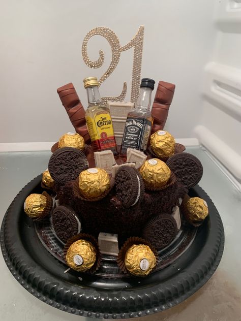 For the chocolate lovers out there, this decadent Chocolate Oreo Birthday Cake is perfect for a 21st Birthday. Add your favorite alcohol bottles to the top! Cake With Alcohol Bottles On Top, Oreo Birthday Cake, Chocolate Oreos, Alcohol Bottles, Dream Cake, Decadent Chocolate, 21st Birthday, Chocolate Lovers, Oreo