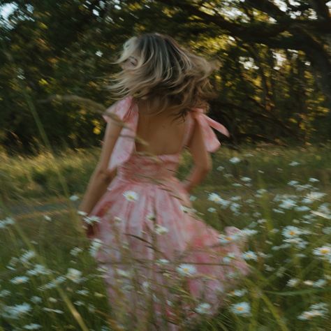 Girl In Meadow Aesthetic, Running Through Field Aesthetic Dress, Frolicking In A Field Dress, Dreamy Field Photoshoot, Frolicking In A Field Aesthetic, Photoshoot Flower Field, Photoshoot In Field, Photo Shoot With Flowers, Running In A Field