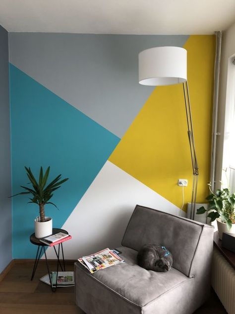 Do you need new decor for your room but your budget is low? Try to paint your walls creatively! Think about boring white walls as a blank canvas that is waiting for you and your color! Rare and unique wall color ideas are often based on simple shapes and painting skills. Geometric Wall Paint, Room Wall Colors, Diy Wall Painting, Room Wall Painting, Bedroom Wall Designs, Bedroom Wall Paint, Living Room Color Schemes, Wall Paint Designs, Room Color Schemes