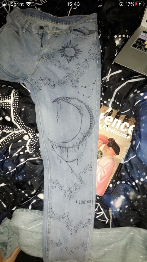 Sharpie Jeans Grunge, Sharpie On Jeans, Jeans Drawing Diy, Drawing On Jeans Sharpie, Sharpie Jeans, Drawn On Jeans, Doodle Jeans, Painted Apparel, Painted Steps