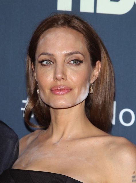 Celebrity Makeup Fails, Makeup Fail, Angelina Jolie Red Carpet, Worst Makeup, Angelina Jolie Makeup, The Normal Heart, Red Carpet Makeup, Makeup Fails, Extreme Fashion