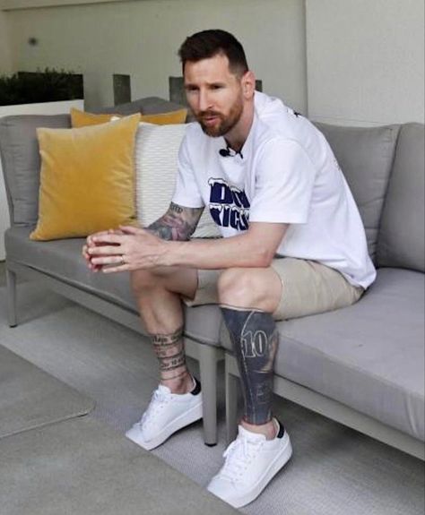 Messi Body, Messi Tattoo, Argentina Players, Clever Tattoos, Lionel Andrés Messi, World Cup Champions, Man Crush Everyday, Best Shoes For Men, Messi 10