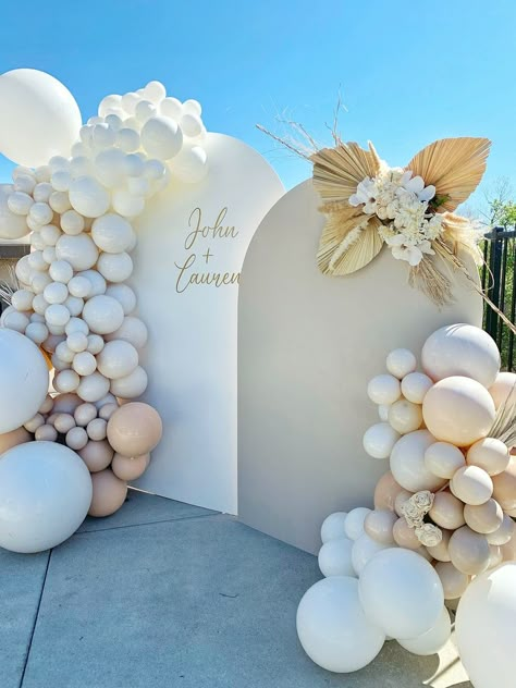 White Gold Pink Engagement Party, Outside Engagement Party Ideas, Engagement Party Balloon Arch Backdrop, Balloon Arch For Engagement Party, Table Settings Engagement Party, Engagment Decoration Outdoor, Engagement Party Outside Decor, Beige Engagement Party, Engagement Party Ideas Classy