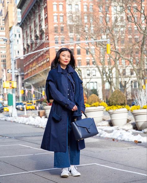 Blue Trenchcoat Outfit, Navy Blue Trench Coat Outfit, Blue Trench Coat Outfit, Navy Trench Coat Outfit, Trenchcoat Outfit, Trench Outfit, Bag Wishlist, Navy Trench Coat, Trench Coat Outfit