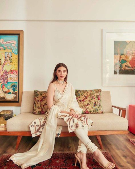 Kalamkari Kurta, Punit Balana, Aditi Rao Hydari, Haldi Outfits, Aditi Rao, Trendy Outfits Indian, Indian Designer Suits, Desi Fashion Casual, Indian Dresses Traditional