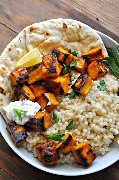 Vegan Tandoori Tofu Vegan Tandoori, Indian Tofu, Tandoori Tofu, Herb Couscous, Rabbit And Wolves, Vegan Yogurt, Lemon Herb, Tofu Recipes, Tempeh