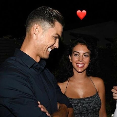 Cristiano Ronaldo And Georgina Rodriguez, Cristiano Ronaldo And Georgina, Ronaldo And Georgina, Girly M Instagram, Youtube Growth, Social Media Specialist, Chris Brown X, Cristiano Jr, Ronaldo Photos