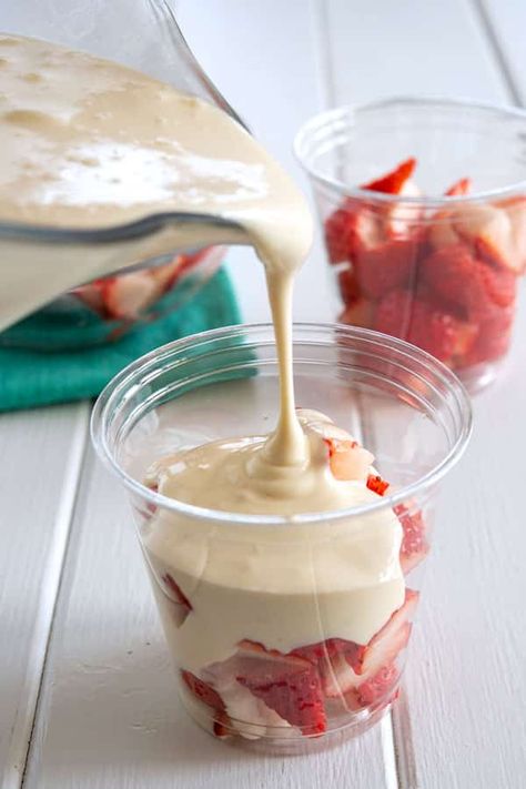 Mexican Strawberries And Cream, Mexican Strawberries, Mexican Barbacoa Recipe, Strawberries With Cream, Strawberries And Cream Recipe, Crema Recipe, Mexican Snacks, Resep Salad, Mexican Dessert Recipes