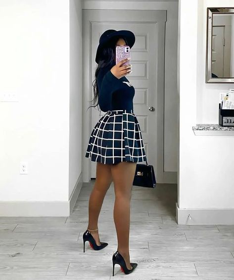 Stylish Work Attire, Classy Dress Outfits, Classy Casual Outfits, Classy Casual, Chic Outfit, Red Bottoms, Looks Vintage, Outfit Idea, Elegant Outfit