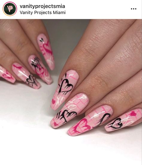 Graffiti Art Nails, Graffiti Nails Design, Graffiti Heart Nails, Graffiti Nails Acrylic, Grafitti Nails, Hoilday Nails, Graffiti Nail Art, Graffiti Hearts, Sports Nails