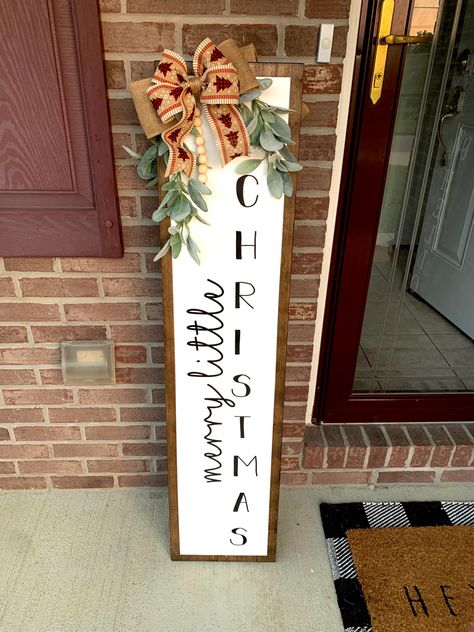 Fall Porch Sign Cricut, Family Porch Signs, Fall Leaner Sign, Front Porch Leaner, Welcome Fall Porch Sign, Diy Fall Welcome Signs, Fall Door Leaner Signs, Fall Wooden Signs Front Porches, Fall Welcome Signs For Porch Diy