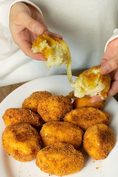 Italian Appetizer, Italian Potatoes, Parmesan Cheese Potatoes, Cheese Rolls, Potato Croquettes, Potato Cheese, Stuffed Potato Balls, Italian Appetizers, Cheese Rolling