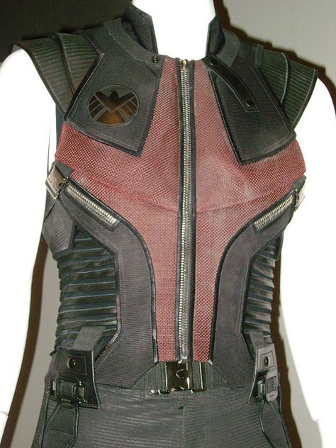 Hawkeye Vest Jeremy Renner Hawkeye, Hawkeye Costume, Marvel Hawkeye, Celebrities Leather Jacket, Kindred Spirit, Kate Bishop, Clint Barton, Jeremy Renner, Leather Vest