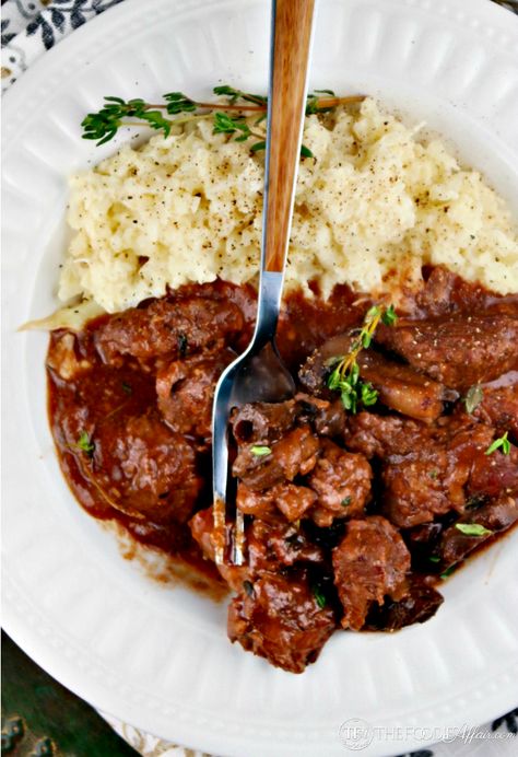 Slow cooked sirloin tips with mushrooms and onions simmered in wine. Petite Sirloin Steak Recipes Crock Pot, Sirloin Tip Roast Crock Pot, Braised Recipes, Crock Pot Keto, Roast Crock Pot, Sirloin Tip Steak, Sirloin Steak Recipes, Tip Roast, Beef Tip Recipes