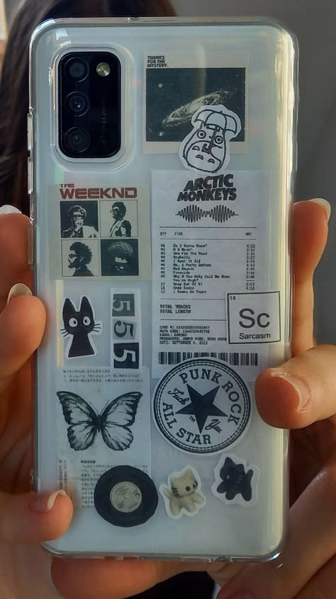 Aesthetic Art For Phone Case, Clear Phone Case Customization, How To Make Stickers For Phone Case, Iphone Case Customization Ideas, Custom Phone Case Ideas Paint, Sticker Decorated Phone Case, How To Make Diy Phone Cases, Phone Case Ideas Polaroid, Aesthetic Clear Phone Case Design