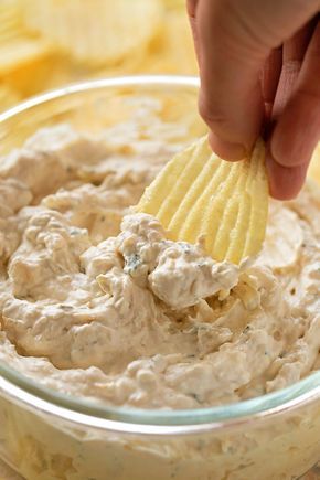 Sour Cream And Onion Dip, Homemade Onion Dip, Chip Dip Recipes, Chips Dip, Onion Dip Recipe, Caramelized Onion Dip, French Onion Dip, Good Recipes, Dip Recipes Easy