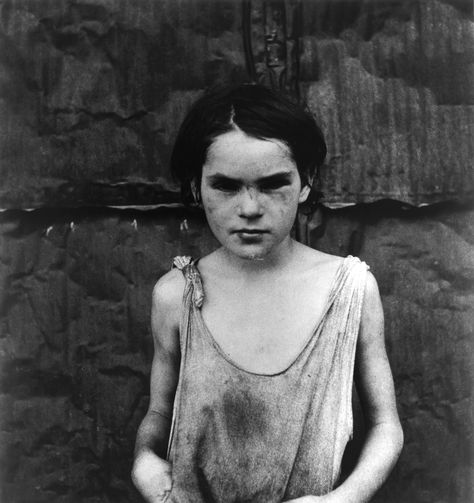 Dorothea Lange | OMCA Damaged Child, Shacktown, Elm Grove, Oklahoma Dorothea Lange Photography, Migrant Mother, On The Shoulders Of Giants, Shanty Town, Oklahoma History, Old America, Edward Steichen, Walker Evans, Classic Photography