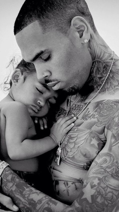 Cool Wallpapers For Men Iphone, Chriss Brown, Chris Brown Kids, R B Wallpaper, Cool Wallpapers For Men, Chris Brown Funny, Brown Photoshoot, Chris Brown Art, Chris Brown Photoshoot