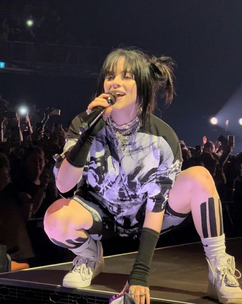 Billie Eilish London 2022, Uk Night, Billie Eilish Performing, Billie Eilish Happier Than Ever, Happier Than Ever, London Tours, Bossa Nova, London United Kingdom, England Uk