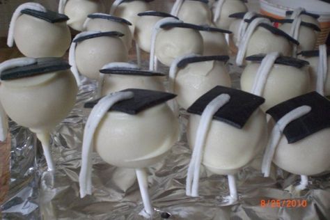 graduation cake pops, fondant caps and tassels Graduation Cake Pops, Academic Regalia, Pops Cake, Graduation Tassel, Cake Pop Stands, Graduation Gown, Graduation Theme, Graduation Cake, Chocolate Bomb