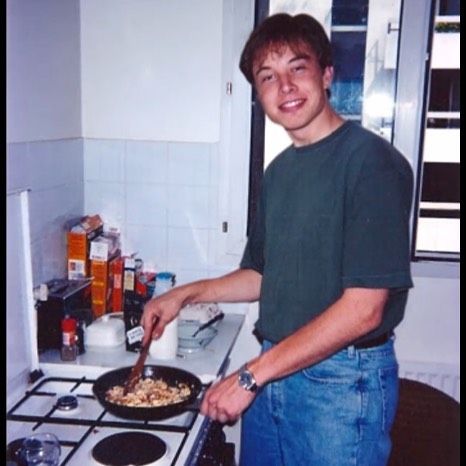 Happy Birthday @elonmusk - I bet you didn’t know Elon was also a great cook.. Happy birthday to The Real Life Iron Man. You have inspired… Elon Musk Young, Elon Mask, Elon Reeve Musk, Talulah Riley, Ex Wives, Space And Astronomy, Elon Musk, Tesla, Iron Man