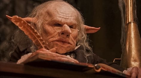 Harry Potter and the Sorcerer’s Stone - Head Goblin at Gringotts. Harry Potter Wiki, Legends And Myths, Elf House, Harry Potter Anime, Albus Dumbledore, Harry Potter Series, Harry Potter Hogwarts, Harry Potter Fan, Magical Creatures