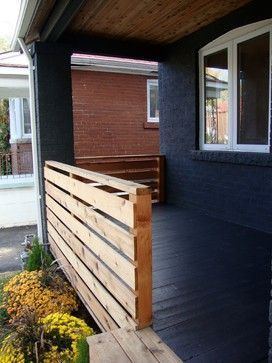 Front Patio Fencing Ideas, Minimalist Porch, Contemporary Porch, Front Porch Railings, Porch Kits, Small Pergola, Deck Railing Design, Building A Porch, Porch Railing