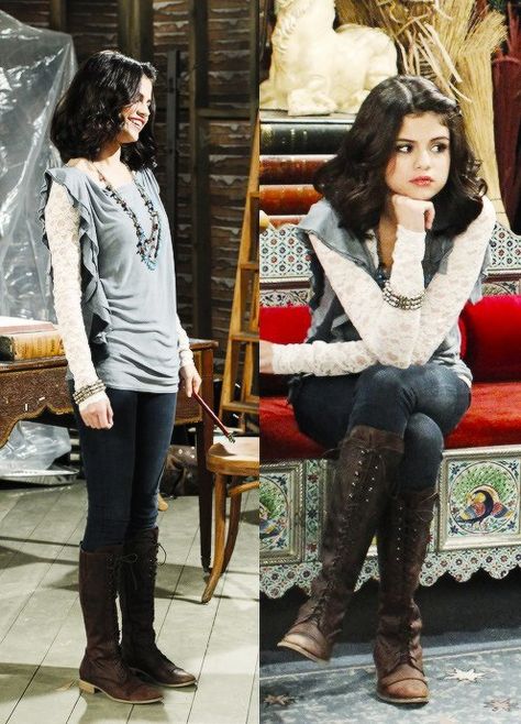 ✤❤️➳ Pinterest: greatgrace99 ➳❤️✤ Alex Russo Outfits, Early 2010s Fashion, Selena And Taylor, Selena Gomez Outfits, Alex Russo, Selena Gomez Cute, 2010s Fashion, Selena Gomez Photos, Waverly Place