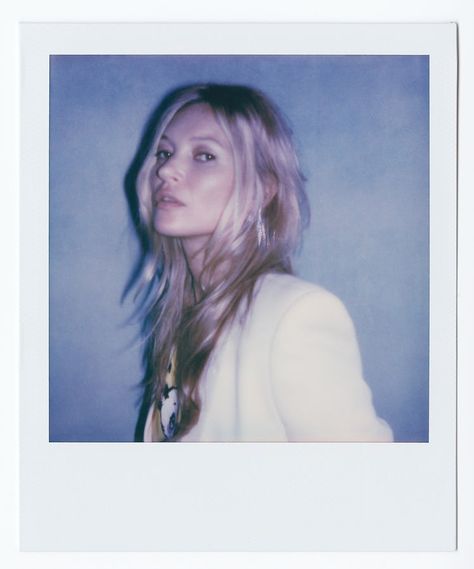 Kate Moss Style, Queen Kate, Chic Cardigan, 90s Supermodels, Polaroid Pictures, W Magazine, Anthony Vaccarello, Kate Moss, Vintage Tees