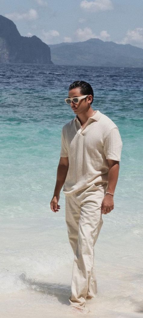 Fancy Beach Outfit Men, Men Mexico Outfit, Mens Vineyard Outfit, Old Money Summer Fits Men, Aesthetic Beach Pics Men, Hamptons Mens Style, Beach Club Outfit Men, Bali Outfit Men, Yacht Outfit For Men