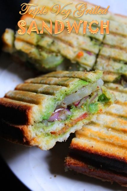 Veg Grilled Sandwich, Grilled Sandwich Recipe, Sandwich Recipes Indian, Vegetarian Sandwich Recipes, Potato Sandwich, Veg Sandwich, Grill Sandwich, Vegetarian Sandwich, Chaat Recipe