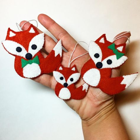 Festive Fox Family Felt Ornament Pattern | Craftsy Denim Christmas, Easy Felt Crafts, Diy Felt Christmas Ornaments, Fox Family, Felt Craft Projects, Felt Ornaments Patterns, Fox Christmas, Diy Denim, Quilted Christmas Ornaments