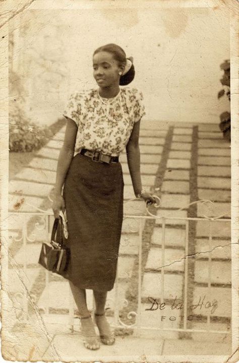 Stunning Vintage Photos Show The Beauty Of African-American Women From Between 1920s And 1940s The Sartorialist, Afrikaanse Mode, Vintage Black Glamour, Look Retro, Photo Vintage, 1940s Fashion, African American Women, Moda Vintage, 인물 사진