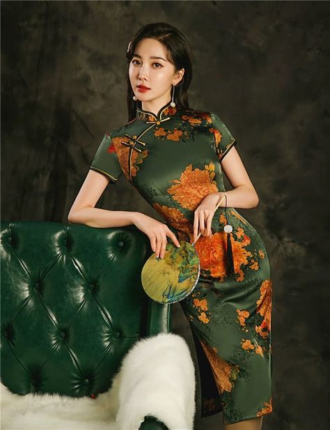 Qipao Dress Traditional, Modern Qipao Dress, Boho Party Dress, Qipao Modern, Traditional Cheongsam, Qipao Pattern, Chinese Qipao, Modern Qipao, Chinese Traditional Dress