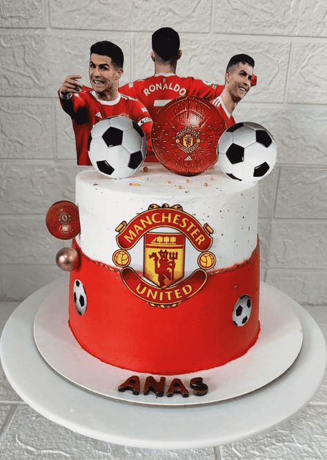 Pastel Cr7, Ronaldo Cake Birthdays, Cristiano Ronaldo Cake Ideas, Ronaldo Theme Cake, Cristiano Ronaldo Birthday Cake, Cristiano Ronaldo Cake, Bolo Do Barcelona, Ronaldo Cake, Cristiano Ronaldo Birthday