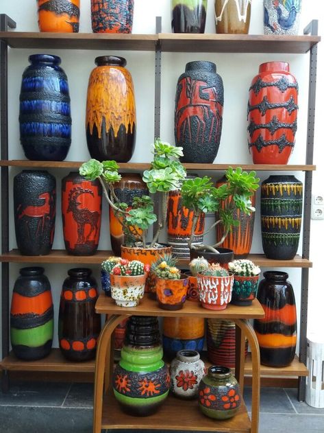 Retro House, Retro Pictures, American Ceramics, German Ceramics, Mid Century Modern Ceramics, Pottery Collection, Pottery Vases, Vintage Ceramics, German Pottery