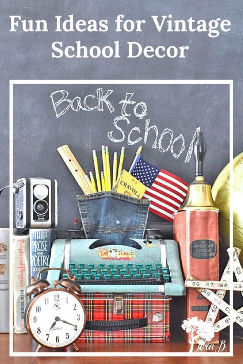 Get fun display ideas with vintage school decor. Great list of old items to include, plus simple DIY projects and personal touches. Fun ideas for Back to School home decor or shop window display. School Decor Ideas, Back To School Home Decor, Back To School Window Display, Vintage School Decor, Vintage Classroom Decor, Antique Shop Display, Back To School Displays, Vintage School Desk, School Display