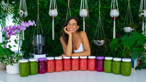 How to Batch Juice and Save Money - Best Tips for Freshness, Less Oxidation, and Time Management Nama Juicer, Raw Kristina, Easy Juice Recipes, Canned Juice, Homemade Juice, Juicy Juice, Family Style Meals, Green Juice Recipes, Nut Milk Bag