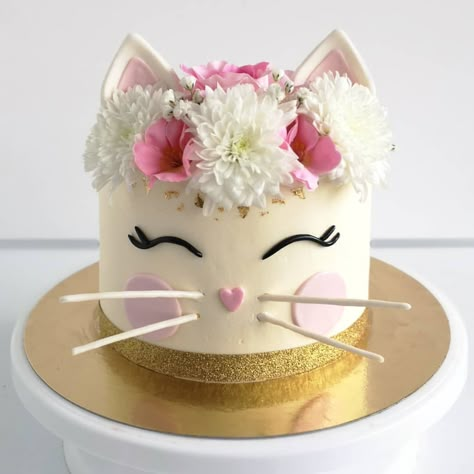 Amazing Cakes Birthday, Kitten Birthday Party, Birthday Cake For Cat, Cat Cake Topper, Cat Birthday Party, Animal Cakes, Cutest Cat, Bunny Cake, Cat Cake