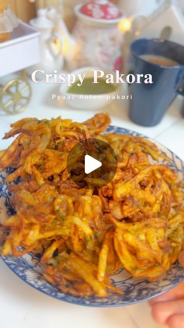 Recipesby_reen on Instagram: "Here is how you can make perfectly Crisp Aloo Pyaaz Pakoras

2 Potatoes thinly sliced into strips
2 Onions thinly sliced
2-3 Green chillies 
Handful of coriander leaves

1/2 cup Chickpea flour (besan)
1/2 cup cornflour 
1 tsp red chilly powder
2 tsp mango powder(khatai)
1 tsp cumin powder
1 tsp crushed coriander seeds
Salt to taste
Juice of half a lemon
2 tbsp water to bind everything
Oil for deep frying Pakoras
#pakora #aloopyazpakoda #crispypakoras #ramadanrecipes #iftari #iftaarrecipes" Mango Powder, Aloo Recipes, Pakora Recipes, Deep Fried Food, Deep Frying, Chickpea Flour, Chips Recipe, Crisp Recipe, Ramadan Recipes