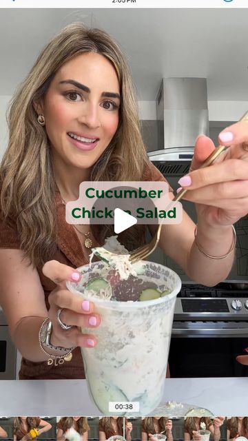 Nutrition, Health & Motivation Expert on Instagram: "This CUCUMBER CHICKEN SALAD is Logan & @Bethenny Frankel in 1 dish and its so good 😆 

2 rotisserie chicken breasts, skin removed, and shredded
1/4 c celery, finely chopped
2 tsp chopped dill
2 tsp mustard 
3 heaping tbsp of light, avocado or olive oil mayo, or Greek yogurt 
Add 1 tsp garlic powder 
1/2 tsp cumin 
Pinch salt and pepper

Mix well and add about 3/4 cup to a large container or bowl with 1 sliced English cucumber, and the juice of a whole lemon. 

#cucumbersalad #cucumbersaladrecipe #chickensalad #chickensaladrecipe #highproteinsnack #snackideas #healthyrecipes #cucumbersnack #healthysnack #viralrecipe #viralvideo #tiktokrecipe #healthyrecipes" Cucumber And Chicken Recipes, Cucumber Salad With Chicken, Cucumber And Chicken, Cucumber Chicken Salad, Greek Yogurt Cucumber Salad, Chicken Cucumber Salad, Cucumber Chicken, Olive Oil Mayo, Cucumber Snacks