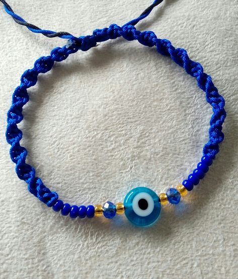 Evil Eye Jewelry Bracelet, Square Knot Bracelets, Macrame Bracelet Tutorial, Bracelet Keychains, Diy Macrame Plant Hanger, Indie Jewelry, Bracelet Craft Diy, Beaded Necklace Designs, Diy Bracelets Easy